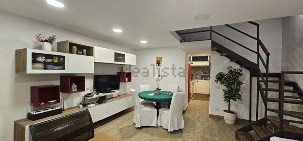 appartamento in affitto a Napoli in zona Chiaia