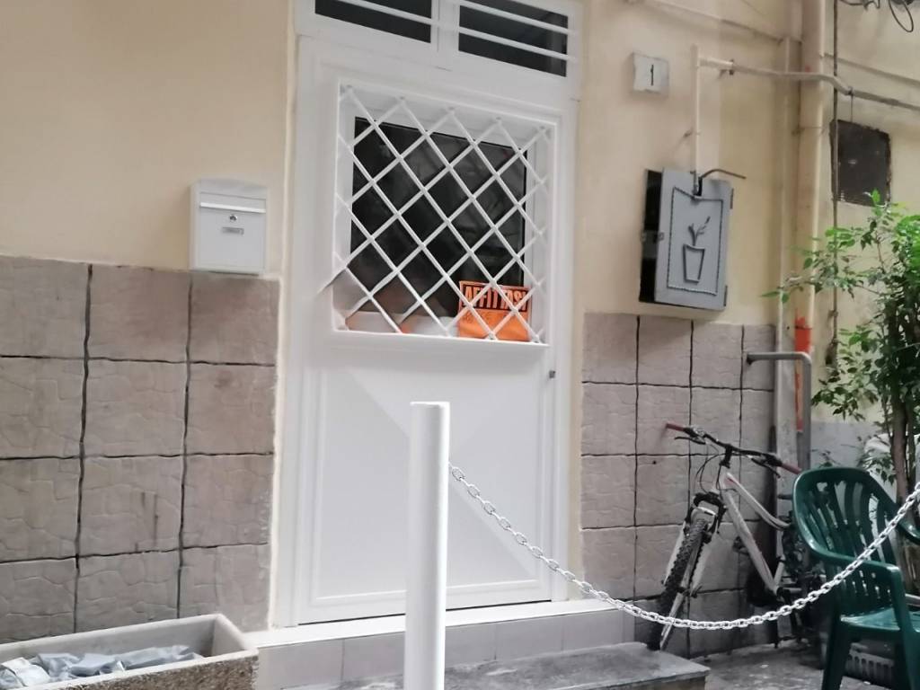 appartamento in affitto a Napoli in zona Chiaia