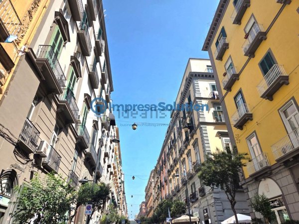 locale commerciale in affitto a Napoli in zona Pendino / San Giuseppe