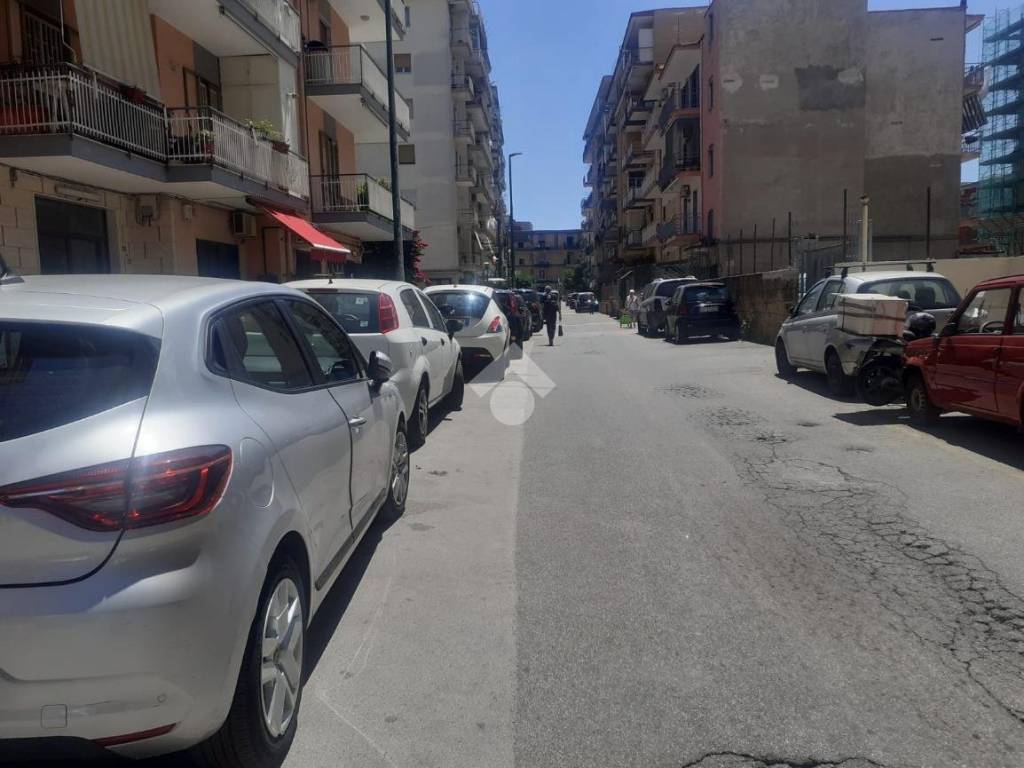 negozio in affitto a Napoli in zona Pianura