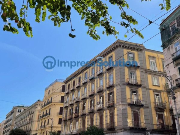 negozio in affitto a Napoli in zona Pendino / San Giuseppe