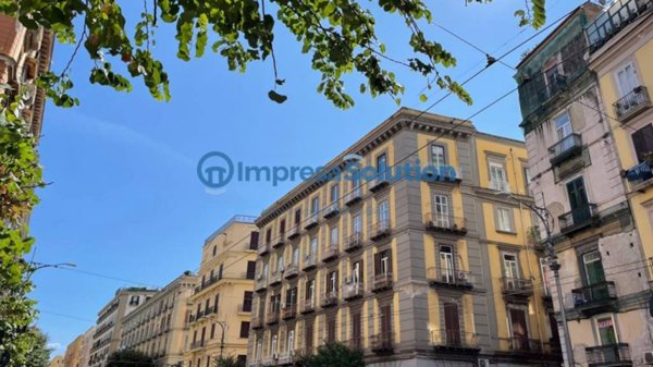 negozio in affitto a Napoli in zona Pendino / San Giuseppe