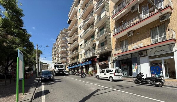 locale commerciale in affitto a Napoli in zona Capodimonte / Colli Aminei