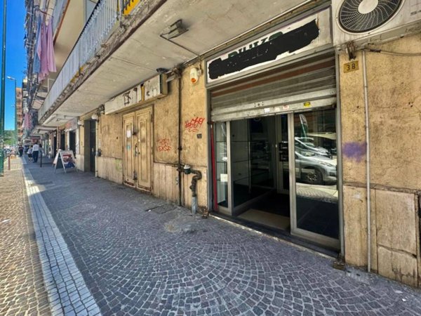 negozio in affitto a Napoli in zona Pianura