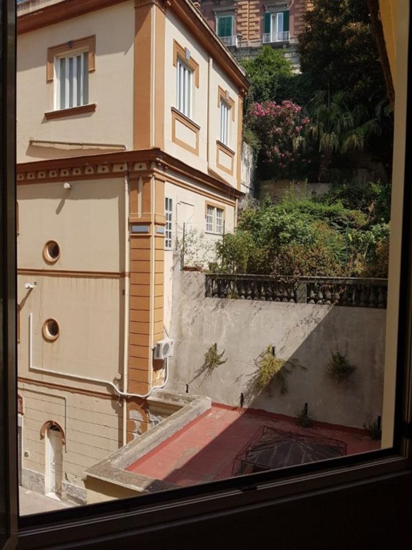 monolocale in affitto a Napoli in zona Chiaia