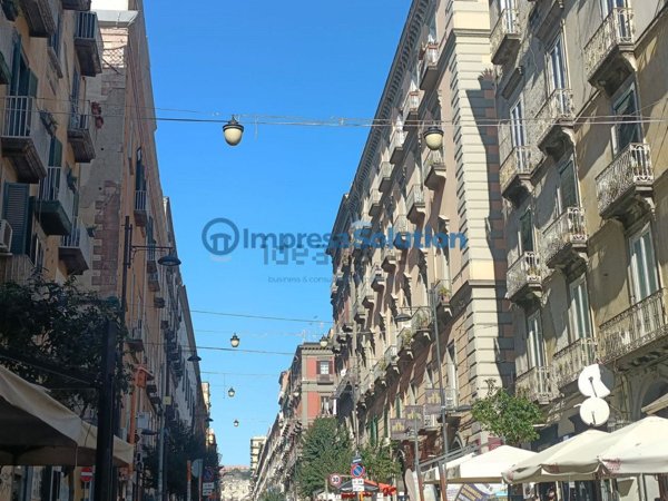 locale commerciale in affitto a Napoli in zona Pendino / San Giuseppe