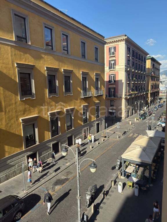 ufficio in affitto a Napoli in zona Porto