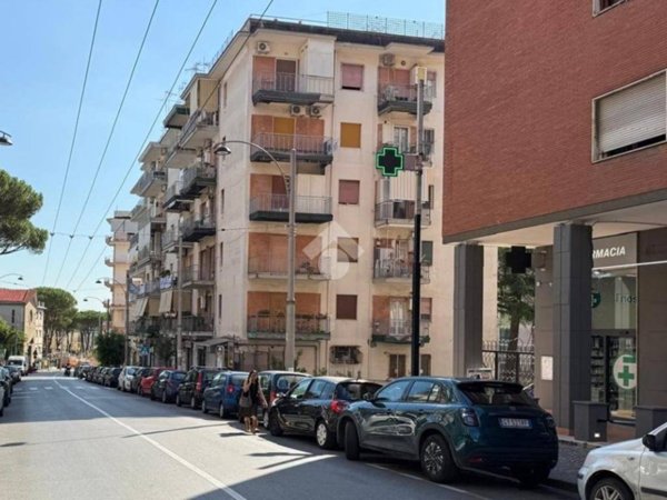 negozio in affitto a Napoli in zona Capodimonte / Colli Aminei