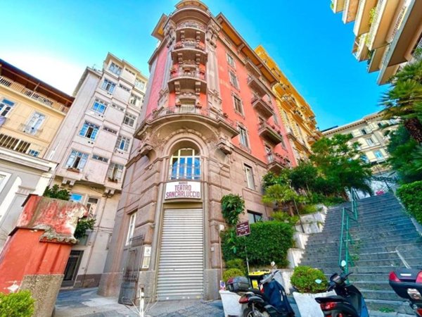 appartamento in affitto a Napoli in zona Chiaia