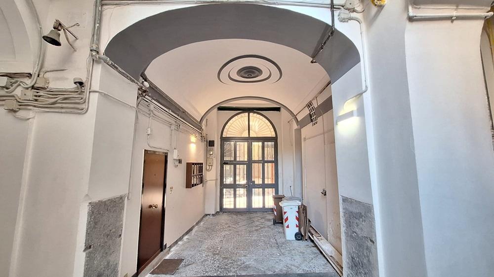 appartamento in affitto a Napoli in zona Chiaia