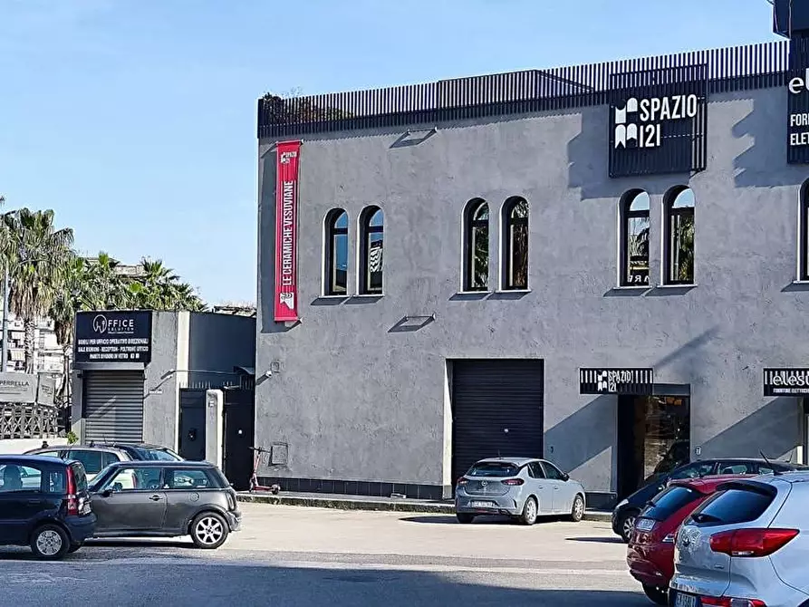 locale commerciale in affitto a Napoli