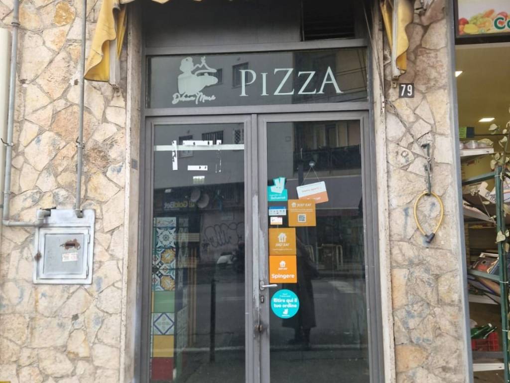 negozio in affitto a Napoli in zona Arenella