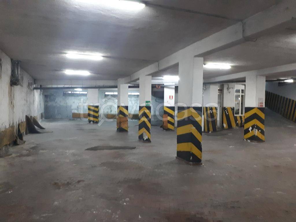 locale commerciale in affitto a Napoli in zona Secondigliano