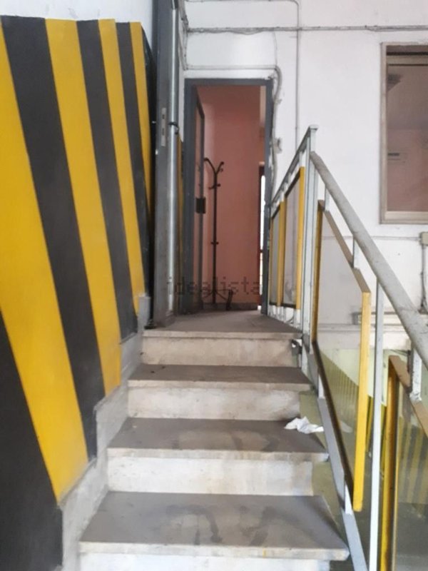 capannone in affitto a Napoli in zona Secondigliano