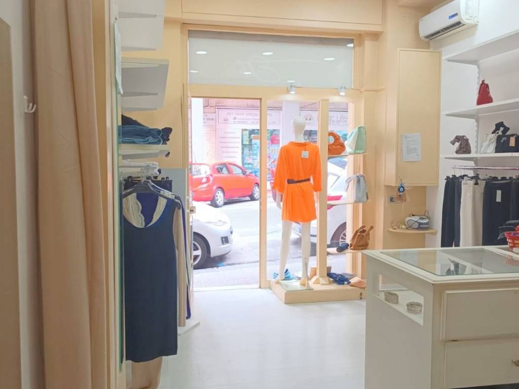 negozio in affitto a Napoli in zona Camaldoli