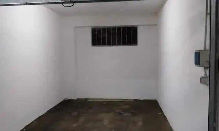 negozio in affitto a Napoli in zona Capodimonte / Colli Aminei