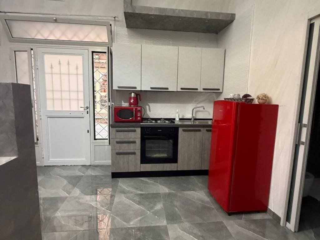 negozio in affitto a Napoli in zona Montecalvario