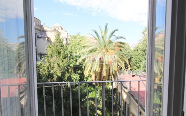 appartamento in affitto a Napoli in zona Chiaia