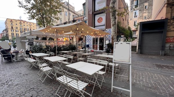negozio in affitto a Napoli in zona Vomero