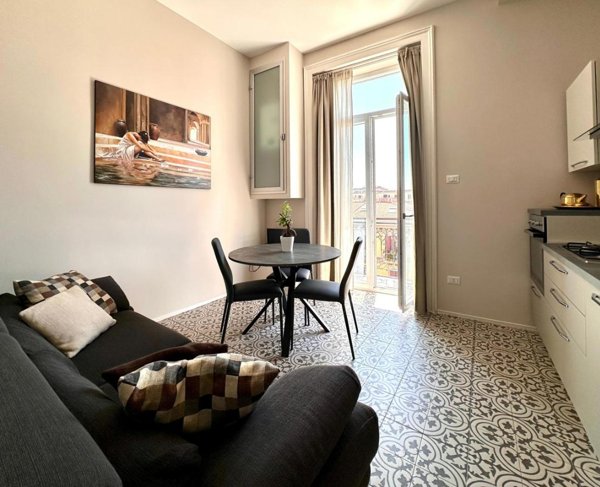 appartamento in affitto a Napoli in zona Stella