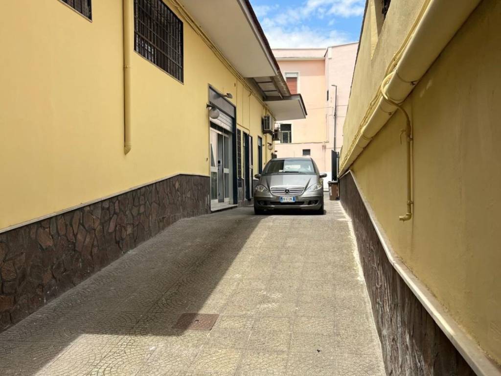 locale commerciale in affitto a Napoli in zona Zona Industriale-Ferrovia