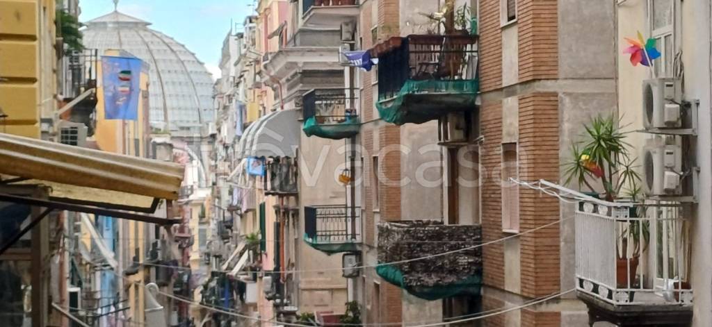 appartamento in affitto a Napoli in zona Chiaia