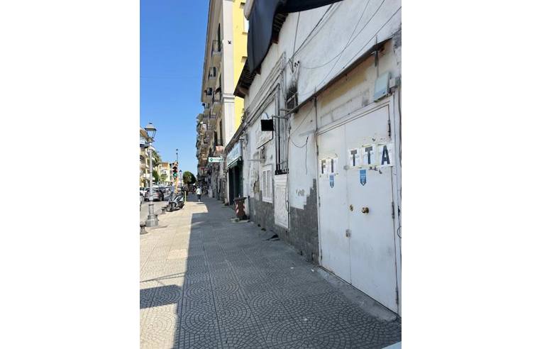 locale commerciale in affitto a Napoli in zona Chiaiano