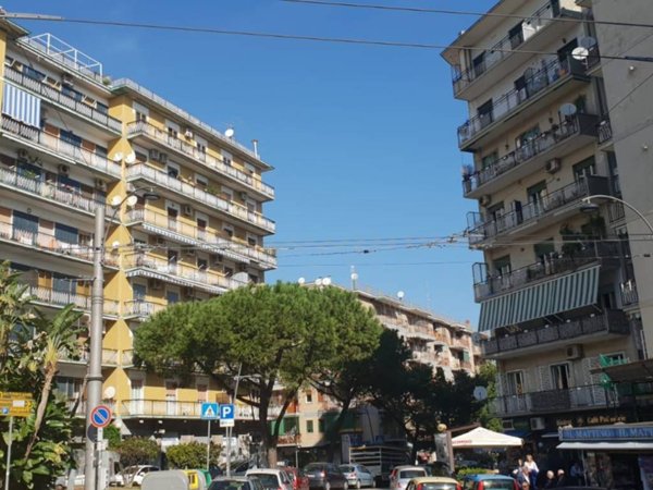 negozio in affitto a Napoli in zona Capodimonte / Colli Aminei