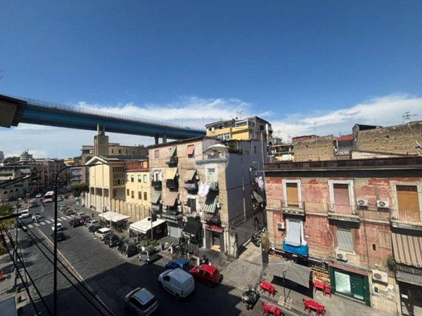 appartamento in affitto a Napoli in zona San Carlo all'Arena