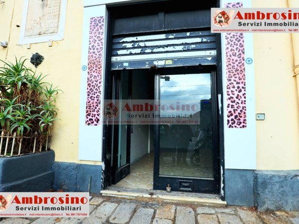 negozio in affitto a Napoli in zona Poggioreale