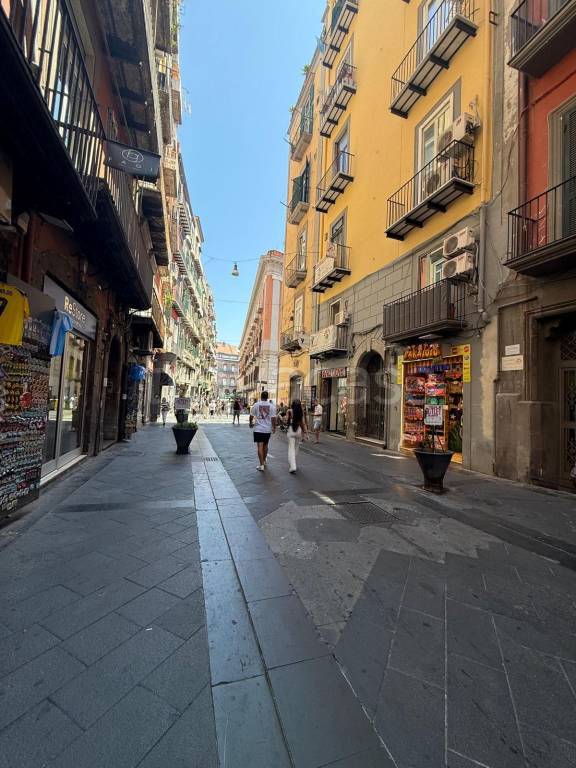 locale commerciale in affitto a Napoli in zona San Ferdinando