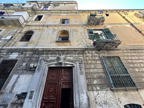 appartamento in affitto a Napoli in zona San Carlo all'Arena