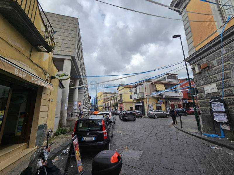 negozio in affitto a Napoli in zona Pianura