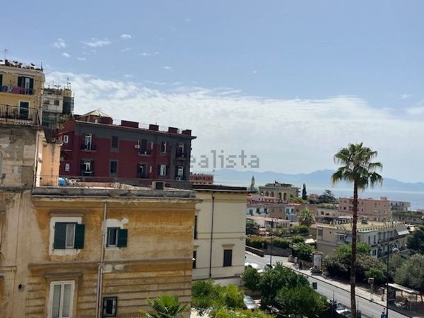 appartamento in affitto a Napoli in zona Chiaia