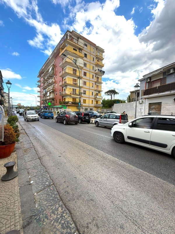 locale commerciale in affitto a Napoli in zona Chiaiano