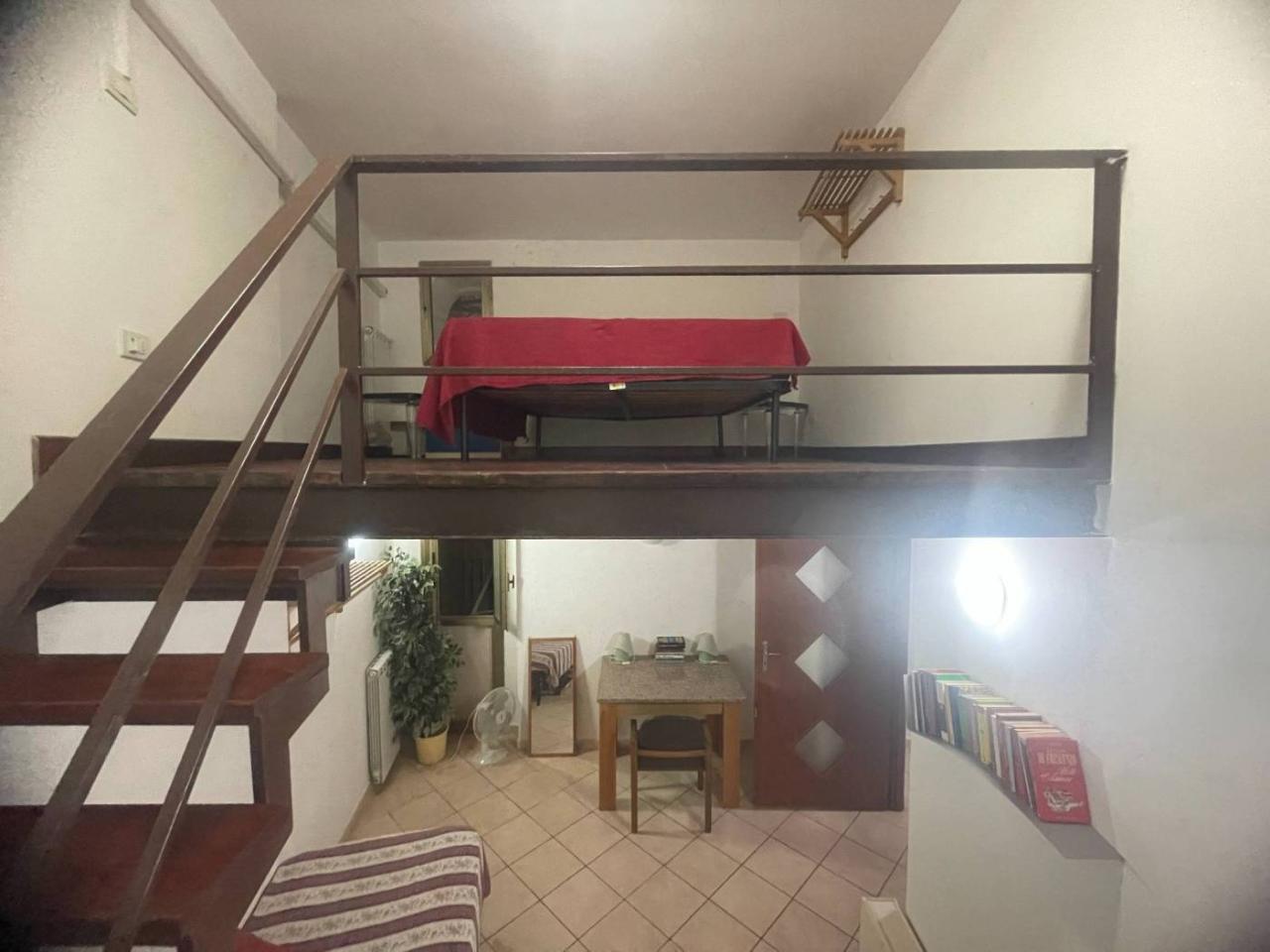 appartamento in affitto a Napoli in zona Chiaia
