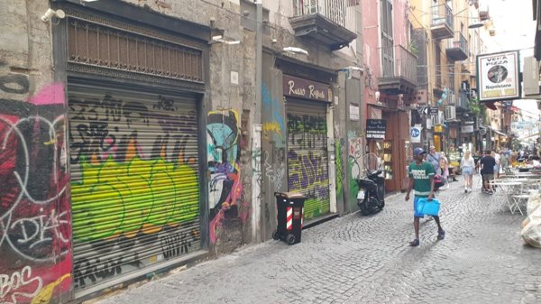 locale commerciale in affitto a Napoli in zona San Lorenzo