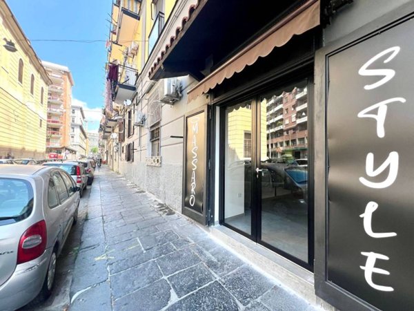 negozio in affitto a Napoli