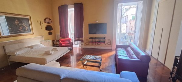 appartamento in affitto a Napoli in zona Chiaia