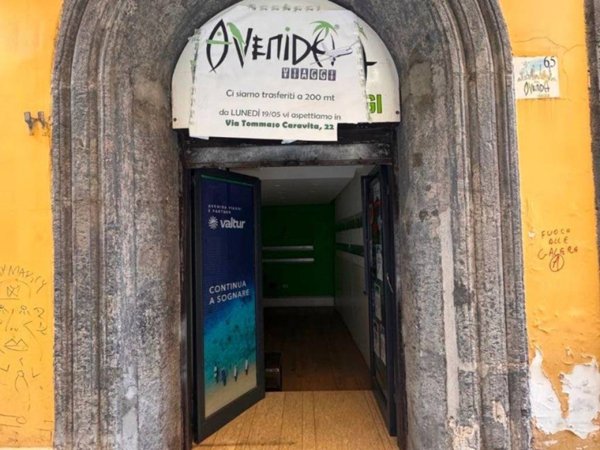 negozio in affitto a Napoli