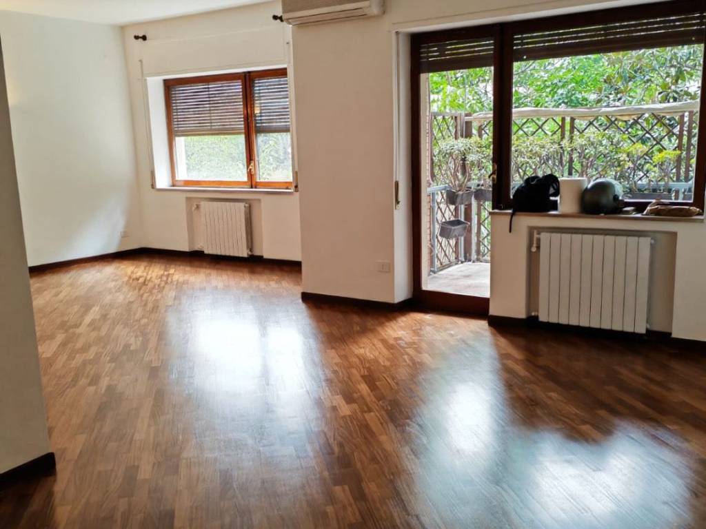 appartamento in affitto a Napoli in zona Chiaia