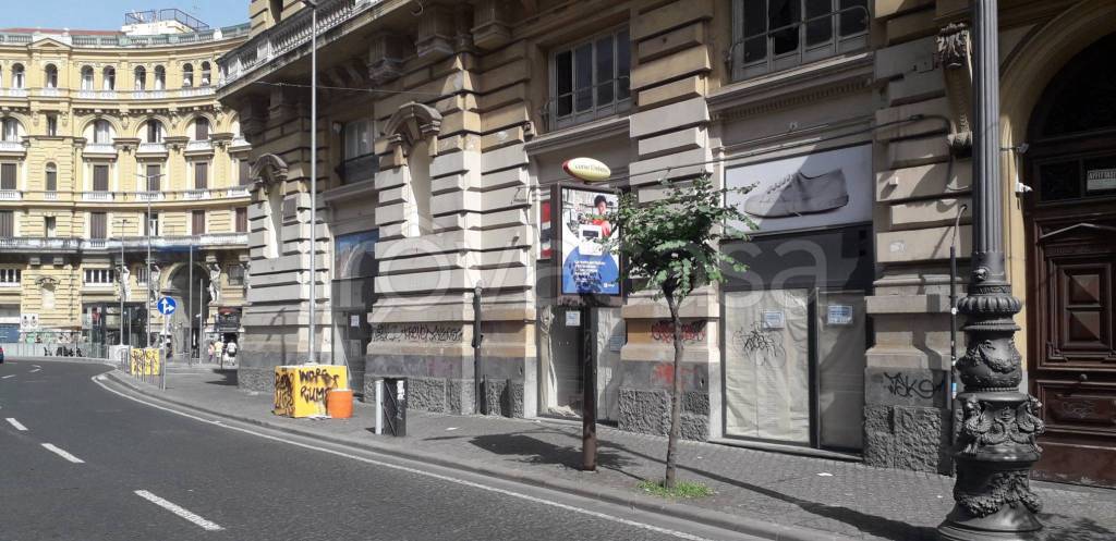 negozio in affitto a Napoli in zona Pendino / San Giuseppe