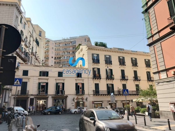 ufficio in affitto a Napoli in zona Chiaia