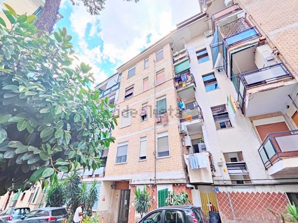 appartamento in affitto a Napoli in zona San Carlo all'Arena