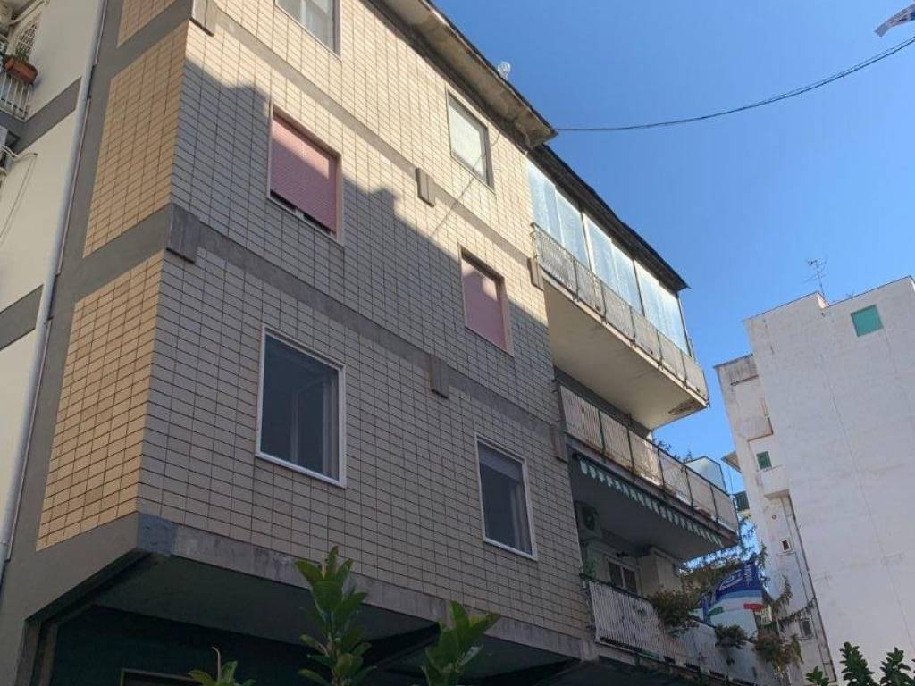 appartamento in affitto a Napoli in zona San Carlo all'Arena