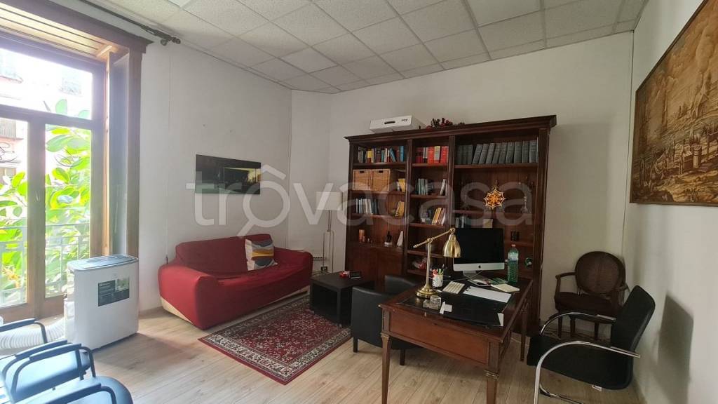 ufficio in affitto a Napoli in zona Chiaia