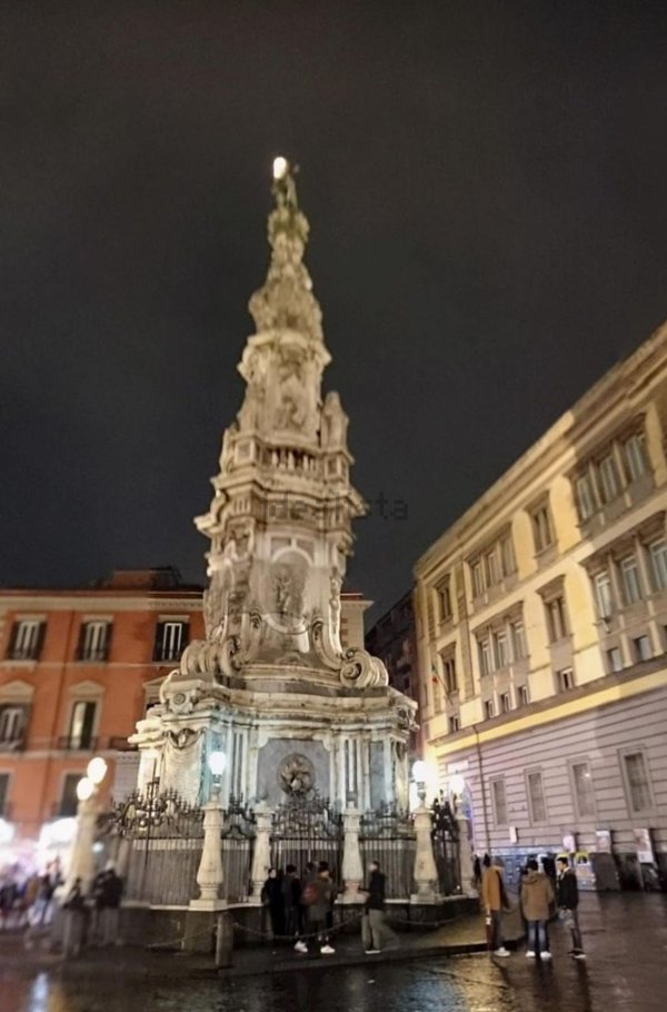 negozio in affitto a Napoli in zona Centro Antico