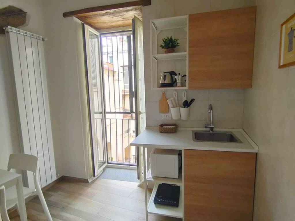 appartamento in affitto a Napoli in zona Chiaia