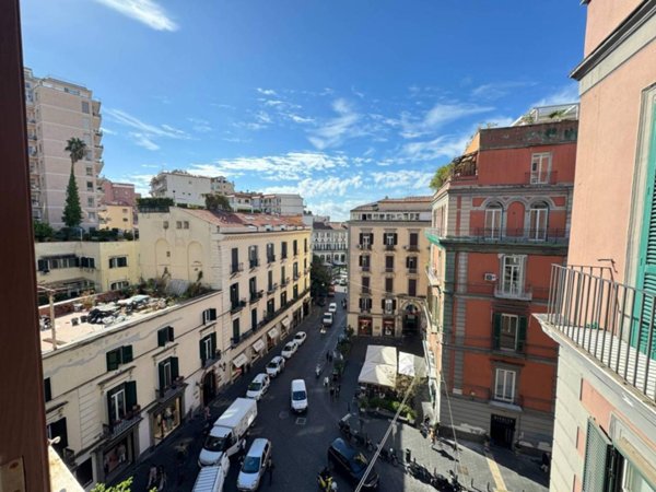 appartamento in affitto a Napoli in zona Chiaia