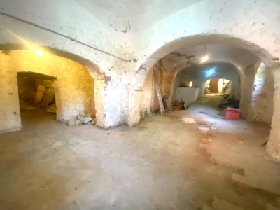 locale commerciale in affitto a Napoli in zona Camaldoli